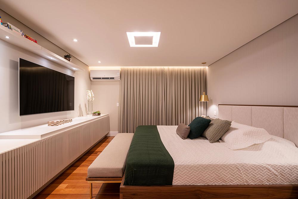 como decorar quarto de casal com closet integrado