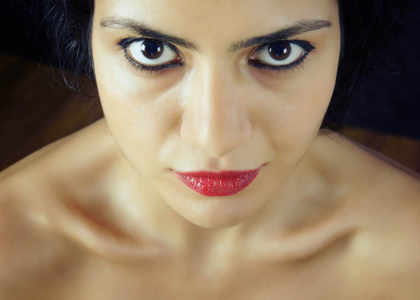 Como disfarçar falhas na sobrancelha com maquiagem