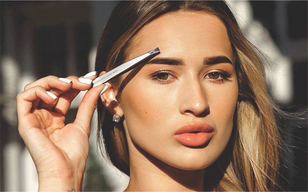 Como disfarçar falhas na sobrancelha com maquiagem