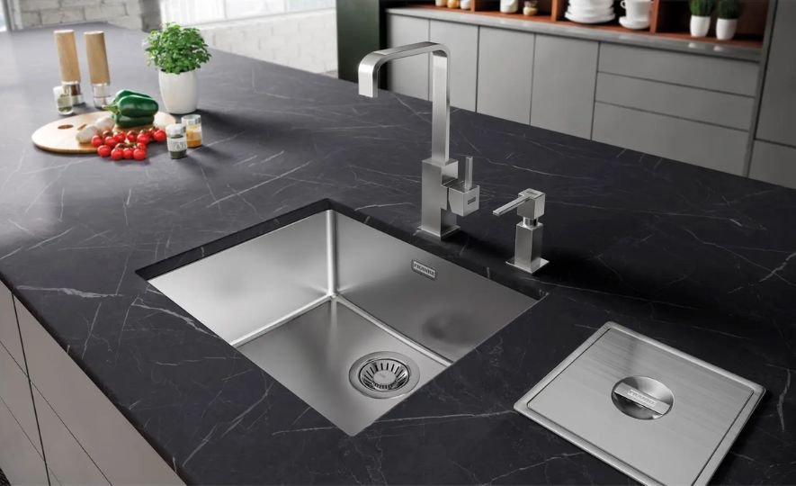 Otimizando Espaço: Cubas Simples para Cozinhas Compactas