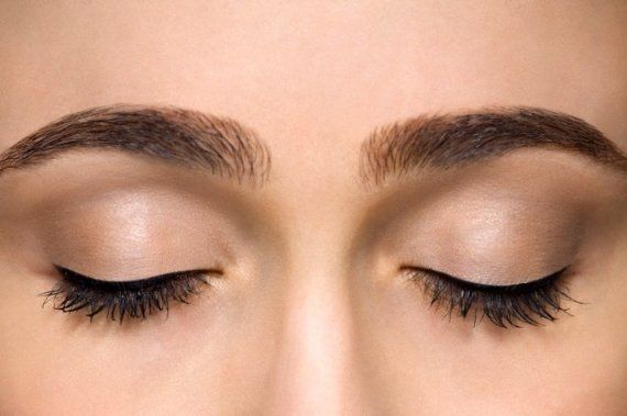 Erros comuns ao fazer a sobrancelha e como evitar