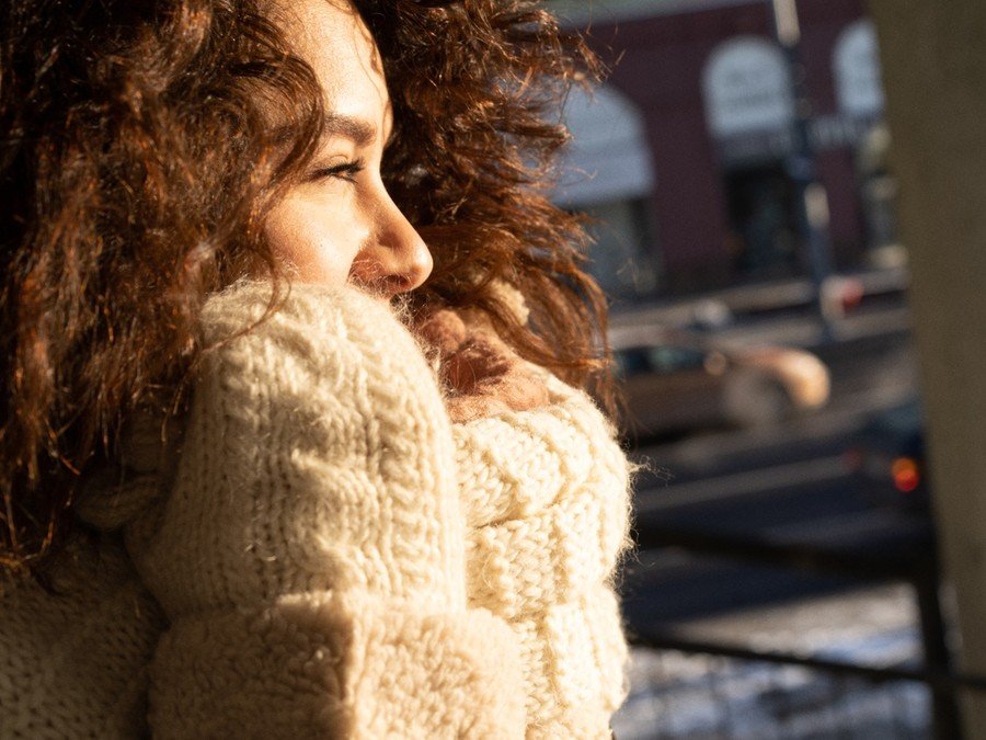 como evitar frizz em dias de chuva