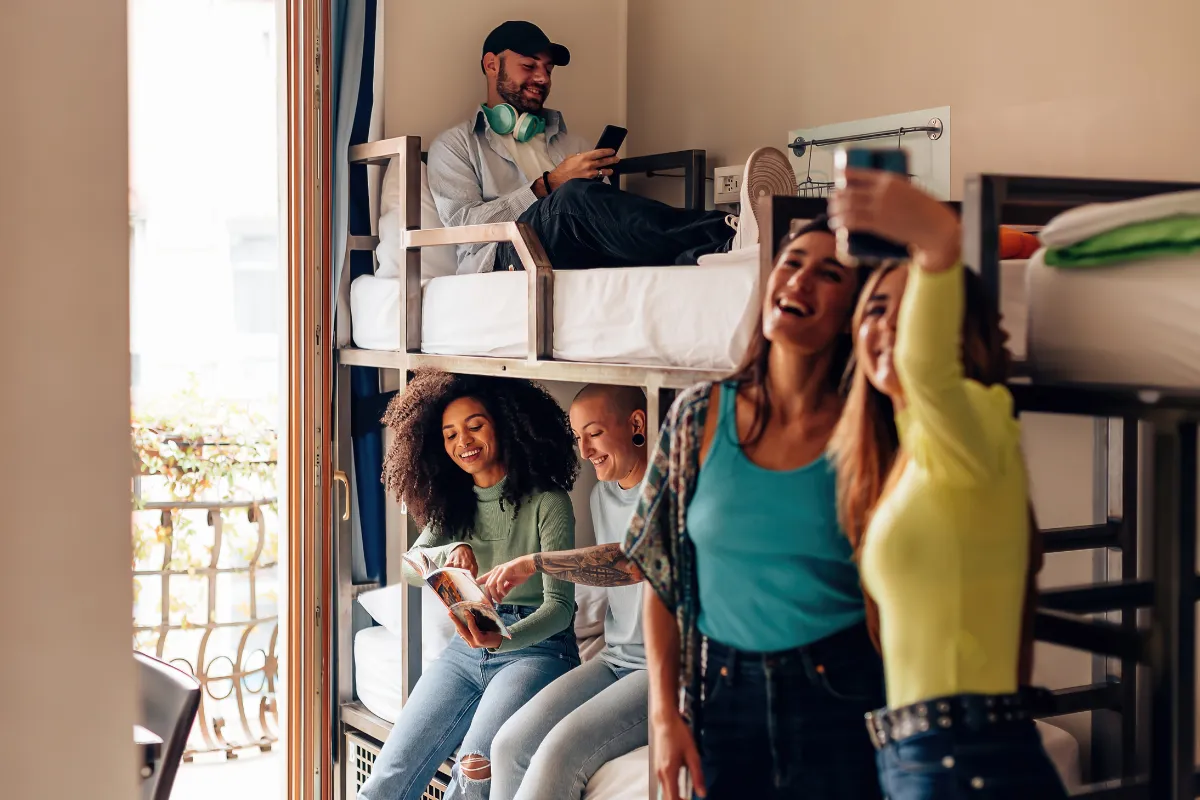 Guia Completo de Hostels para Viajantes Solo