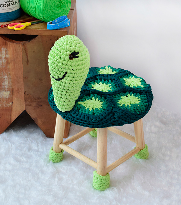 Como fazer banquinho de madeira e crochê