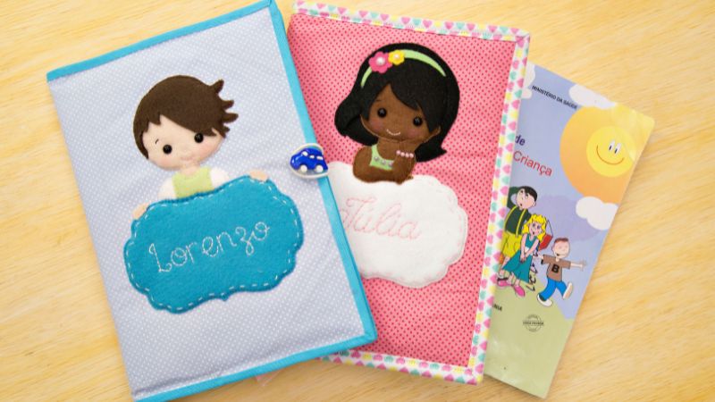 Como fazer capa de caderneta de vacinação em feltro