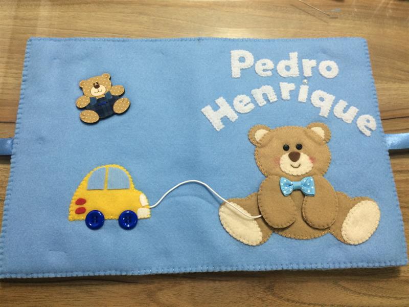 Diferenças entre Cola Quente e Cola Universal para Feltro