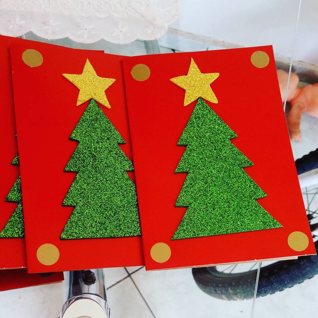 Como fazer cartões de natal artesanais com as crianças