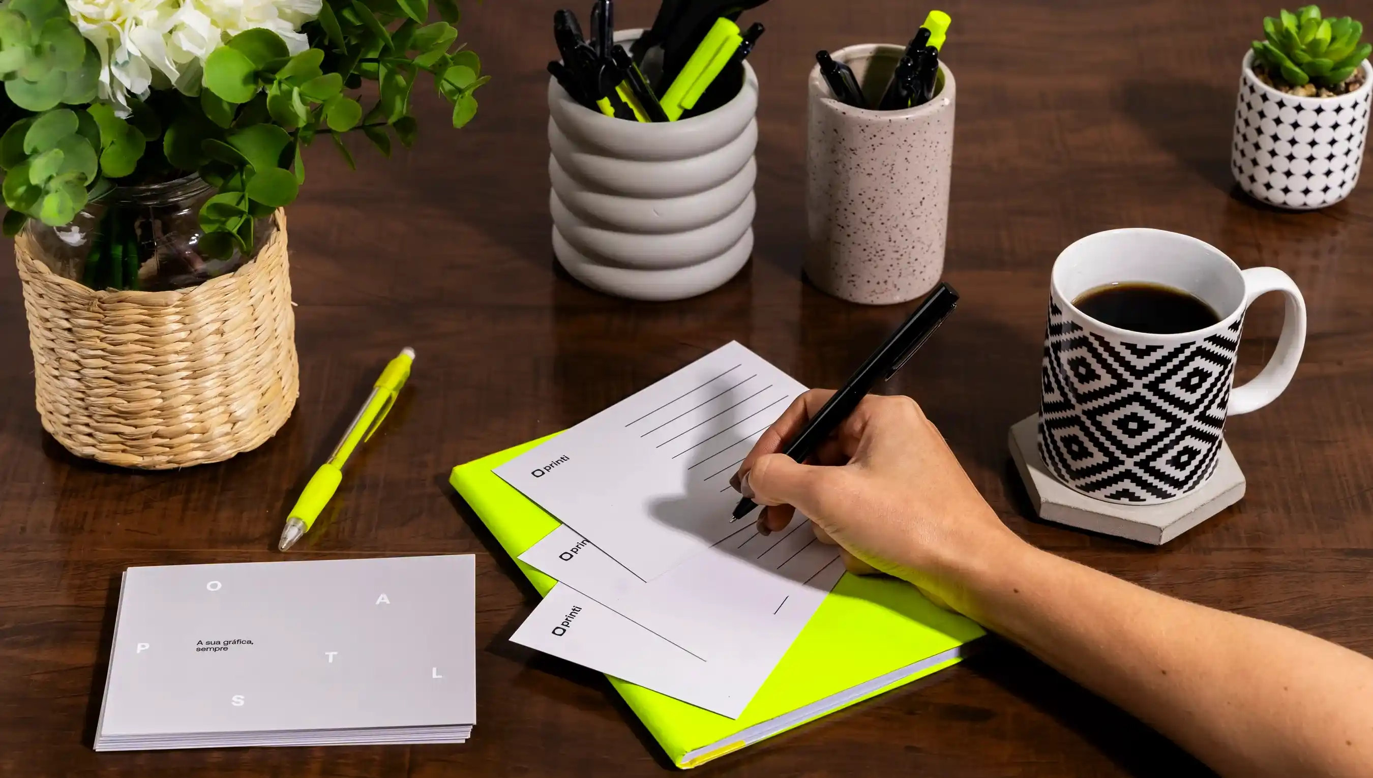 Como Escolher a Melhor Gráfica Online para Seus Cartões-Postais