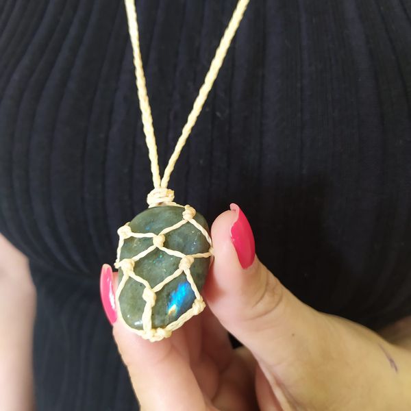 Como fazer colar de macramê com pedras naturais