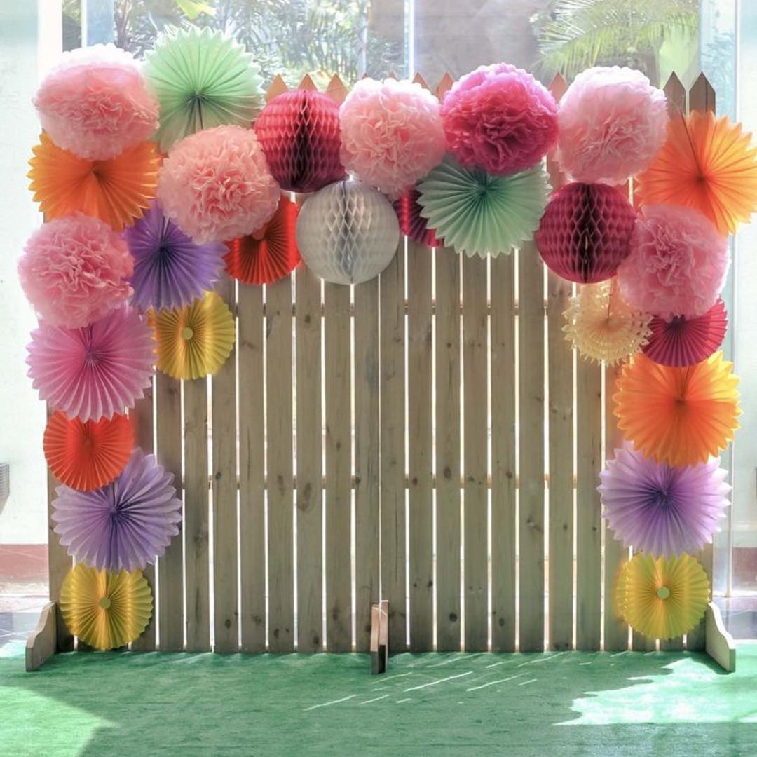 como fazer decoração com papel crepom