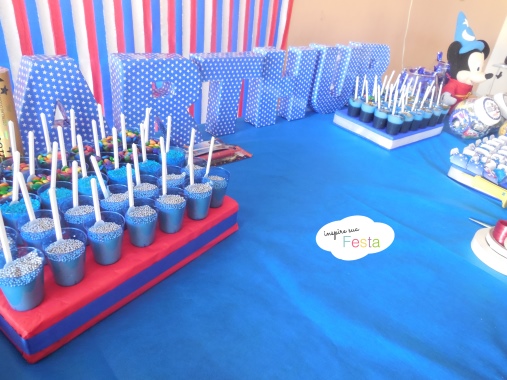 Como fazer decoração de festa infantil com papelão