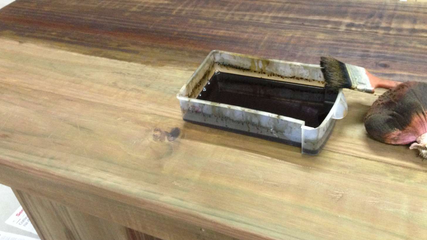 clarear madeira envelhecida