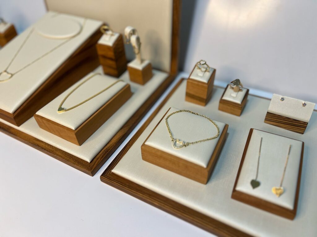 diy expositor de bijuterias artesanal