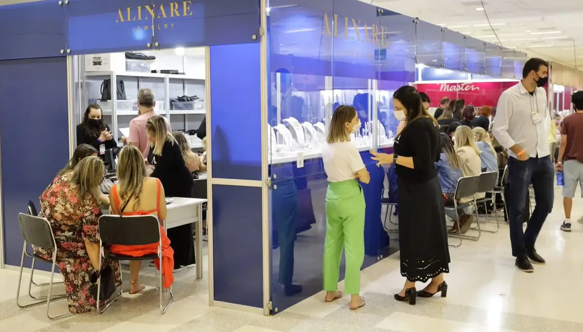 como fazer expositor de joias para feiras