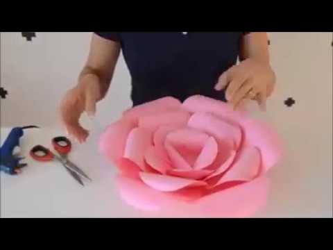 Como fazer flores de papel gigantes para festas