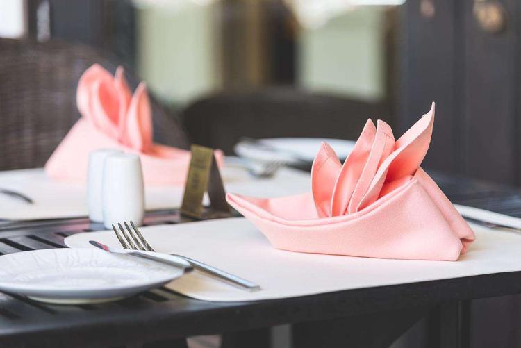 Guia Completo de Tecidos para Jogo Americano: Qual Escolher?