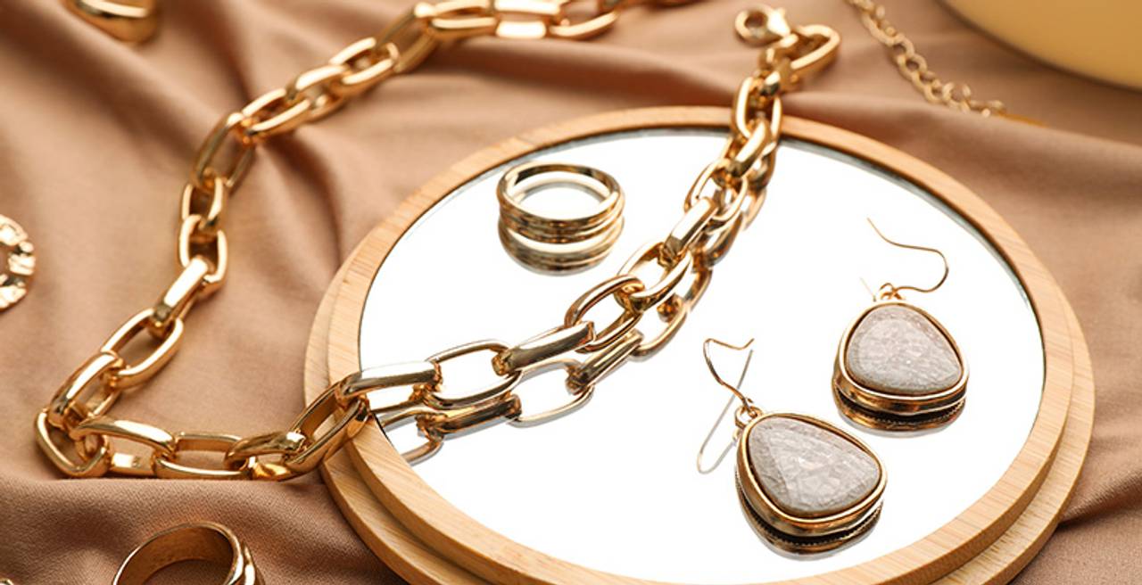 Como Criar Joias de Resina com Elementos Afetivos: Leite Materno e Cabelo