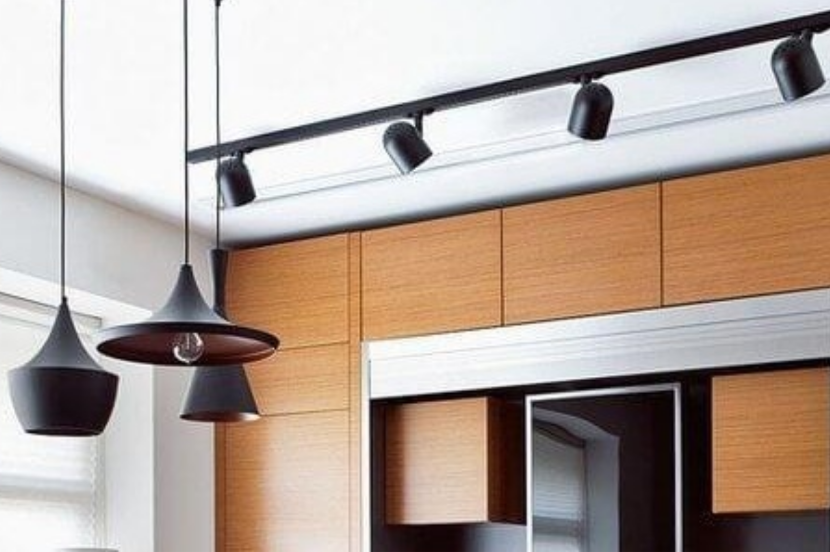 luminária de trilho com cano de PVC