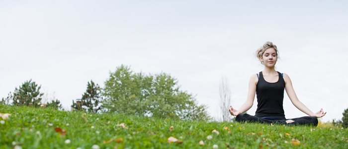 reduzir estresse e ansiedade com meditação em parques