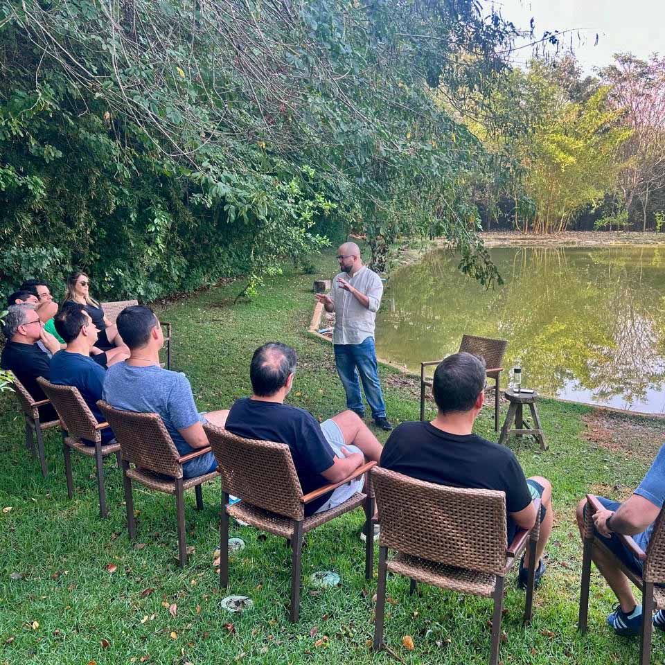 como meditar em parques públicos