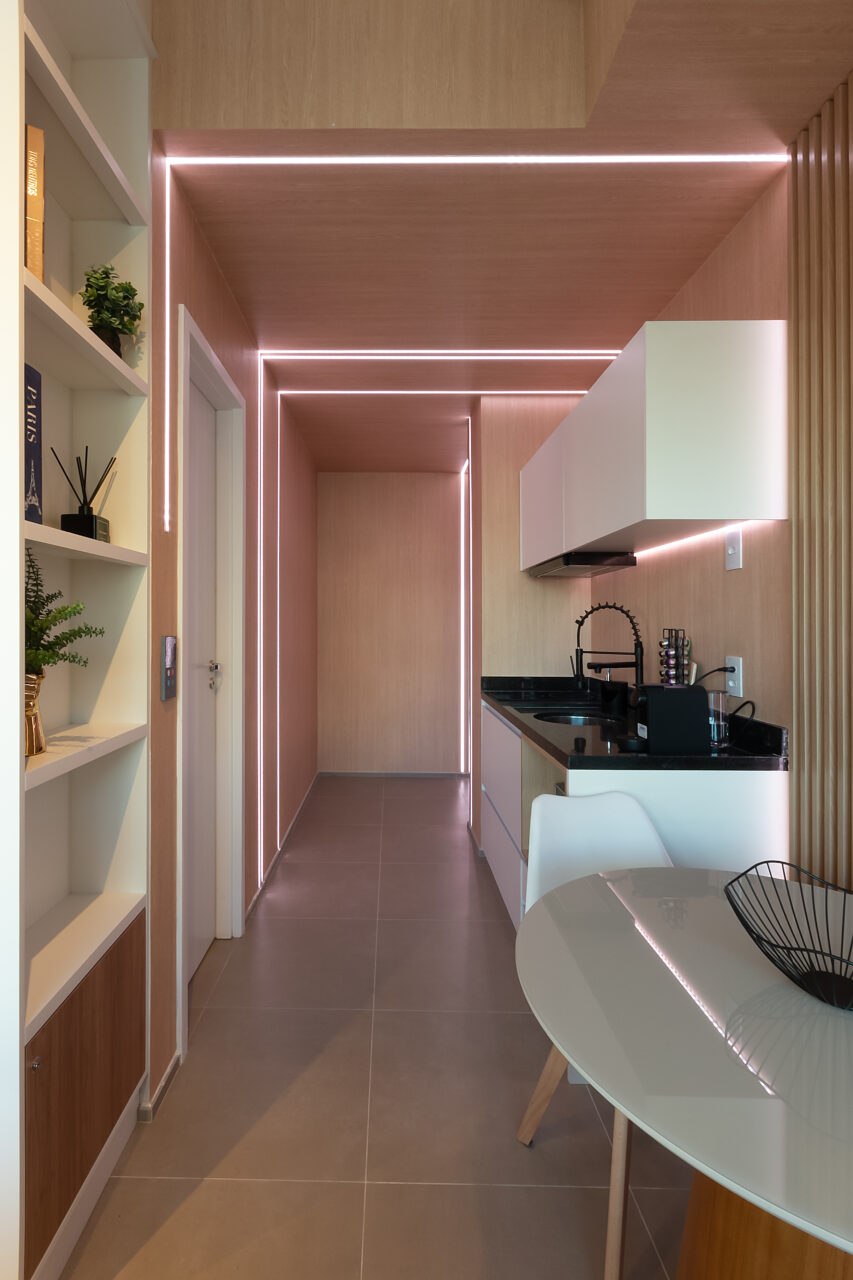 Como Esconder a Fiação e Criar um Efeito de Iluminação Indireta Perfeito em Nichos