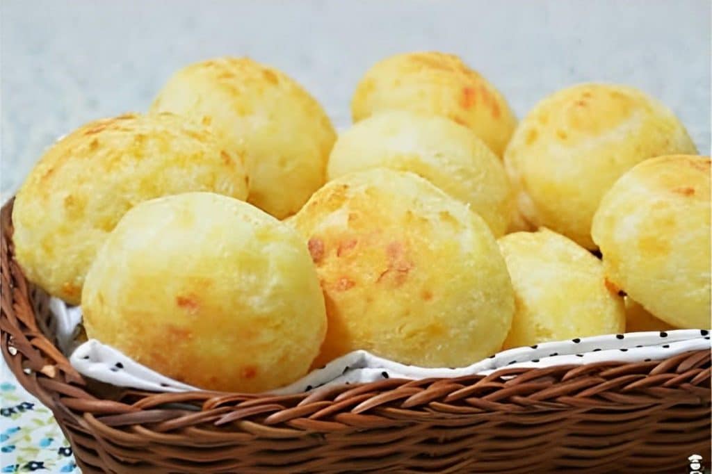 Como fazer pão de queijo caseiro para o lanche da tarde