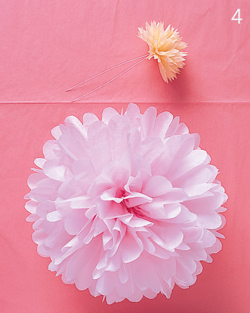 como fazer pompom de papel de seda pequeno