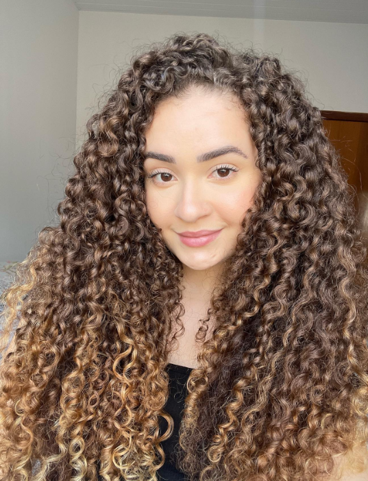 Guia Completo: Reduzindo o Frizz com Ingredientes Naturais