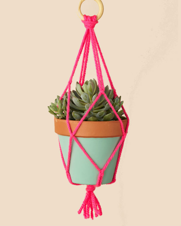 Como fazer suporte de plantas com macramê fácil