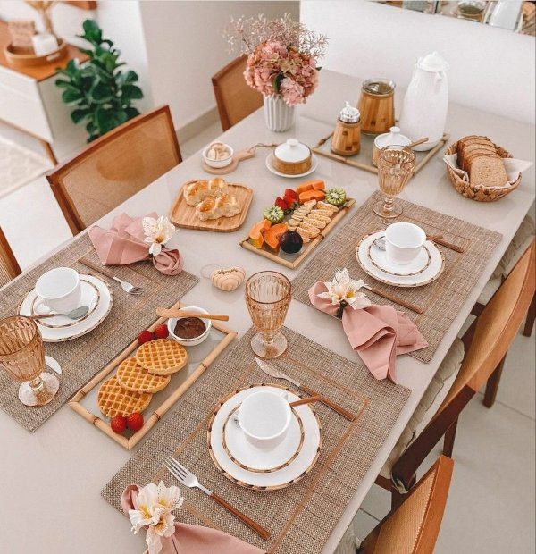 Etiqueta à Mesa: Onde Colocar Cada Talher no Café da Manhã