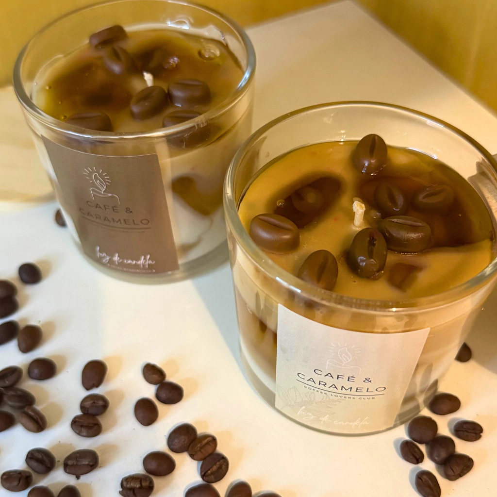 aromatizador de café com grãos e vela