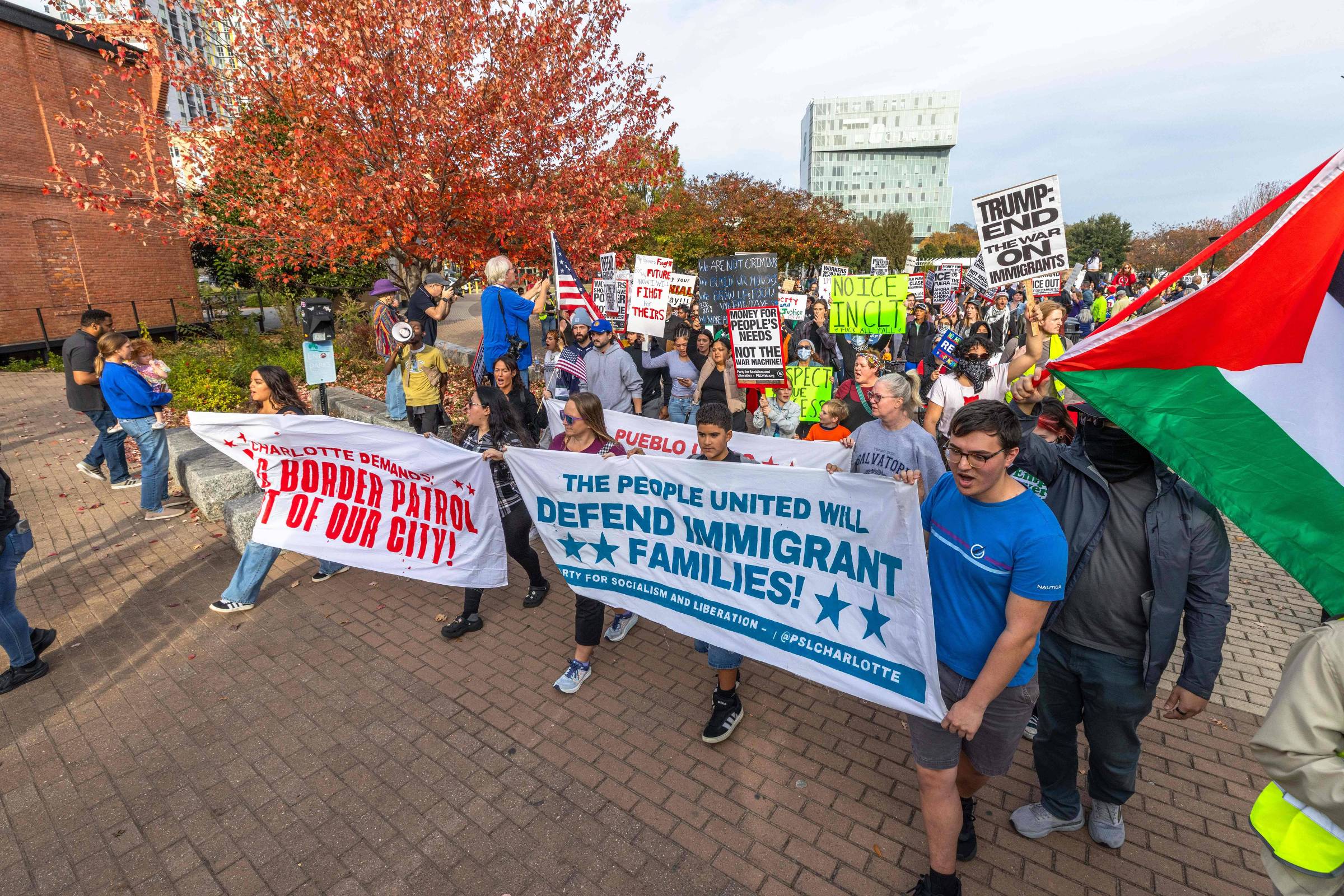 redes de apoio para brasileiros nos Estados Unidos