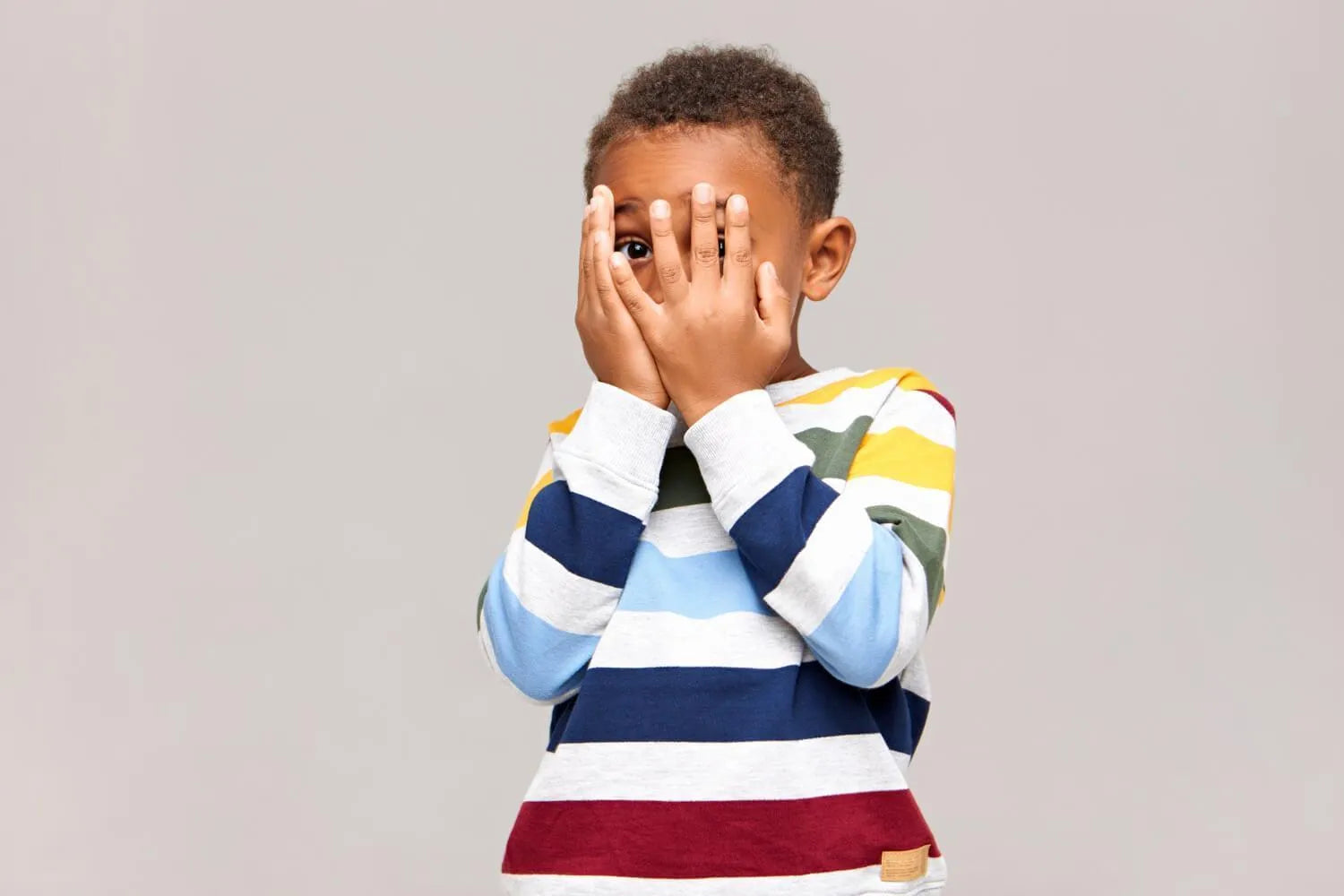 Como lidar com a timidez excessiva em crianças