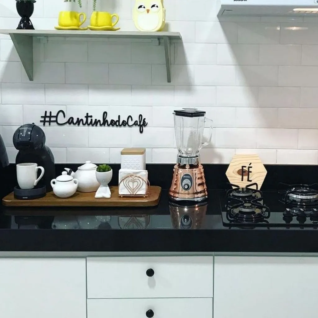 DIY: Criando uma Parede de Lousa no Seu Cantinho do Café