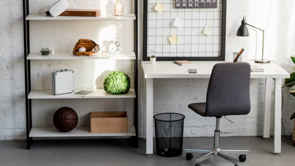 Como montar um home office ergonômico e barato