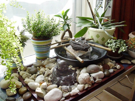 Como montar um jardim zen de mesa para escritório
