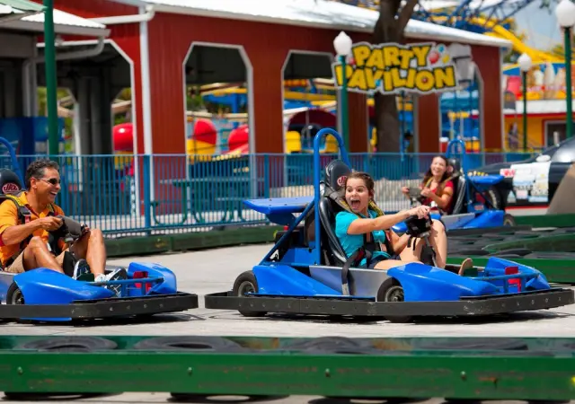 Como montar um roteiro de viagem para parques temáticos barato