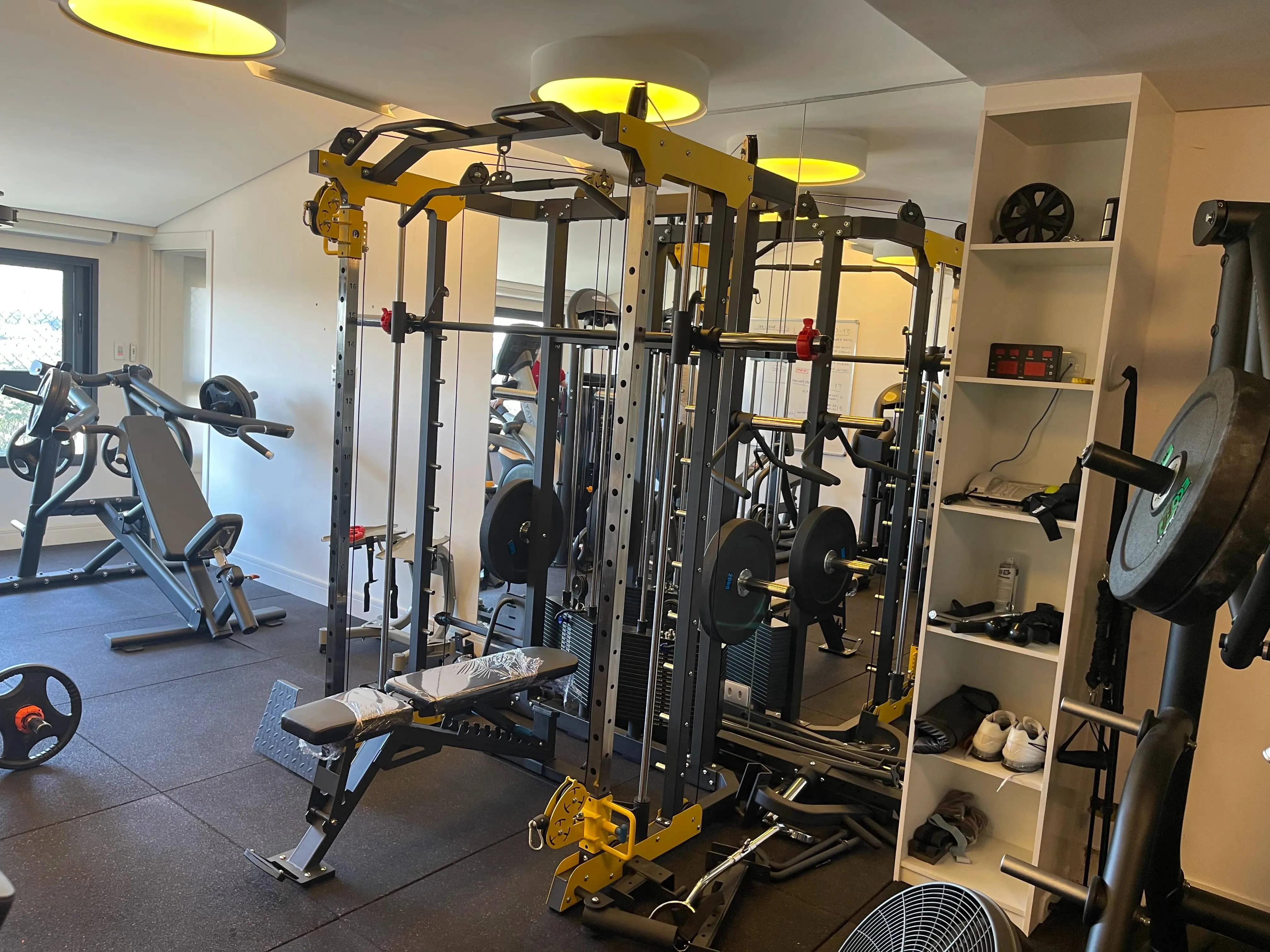 Maximizando Espaços Pequenos: Dicas de Organização para sua Academia em Casa