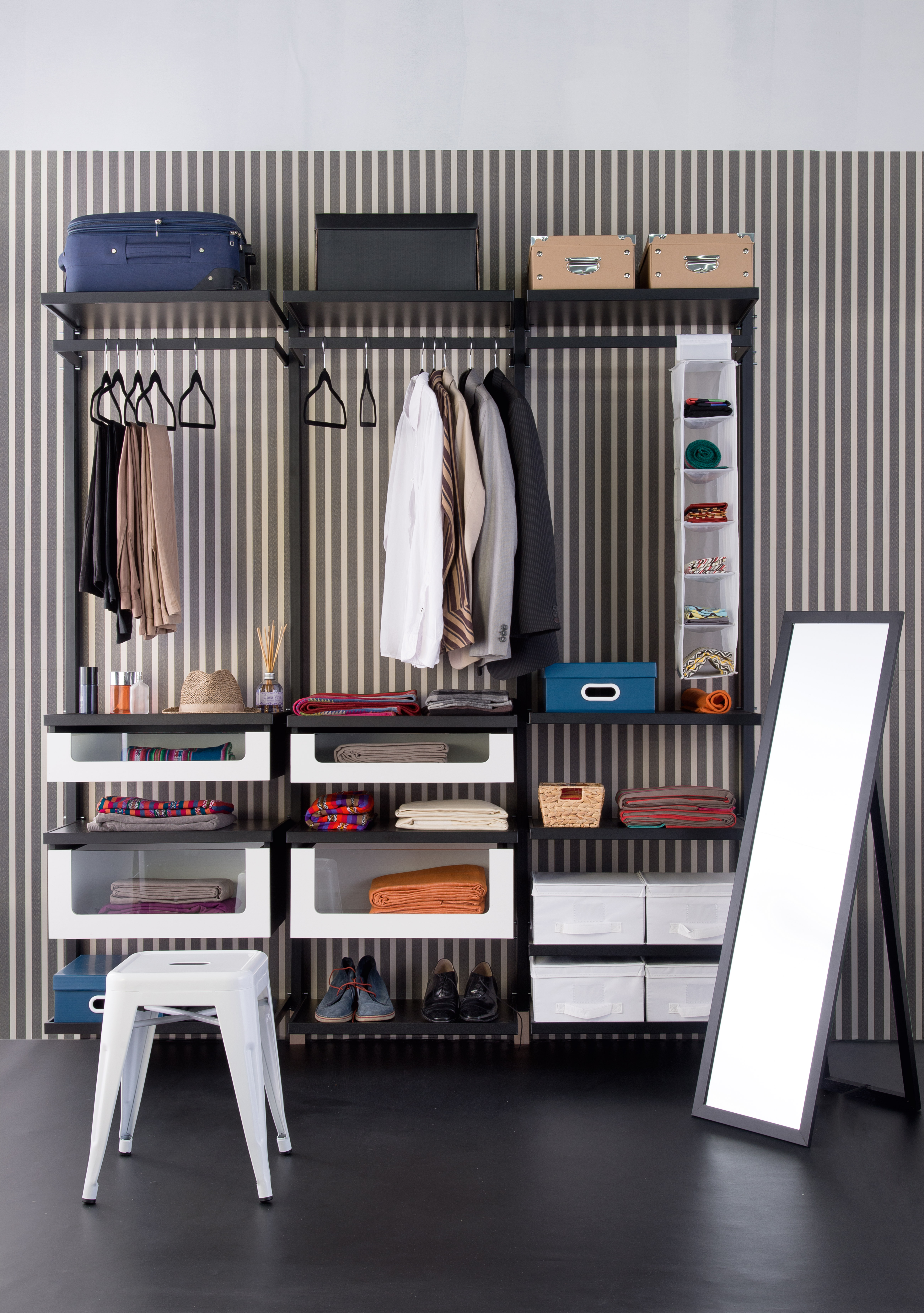 Como escolher caixas e cestos para um closet funcional