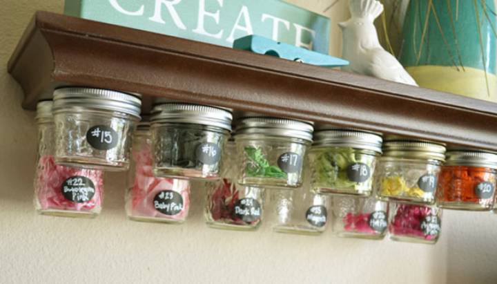 Como organizar despensa pequena com potes de vidro