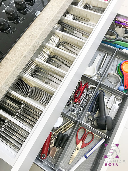 Como organizar gavetas de talheres e utensílios