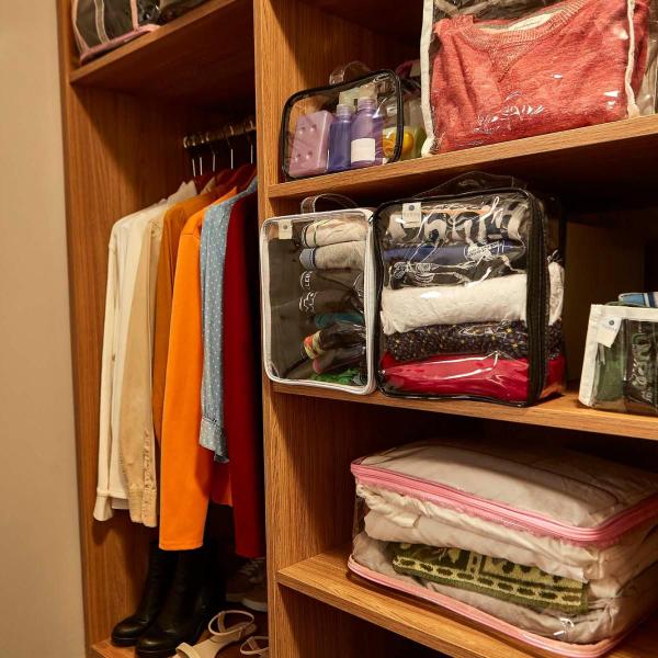 Soluções Criativas para Guardar Malas em Apartamentos Pequenos