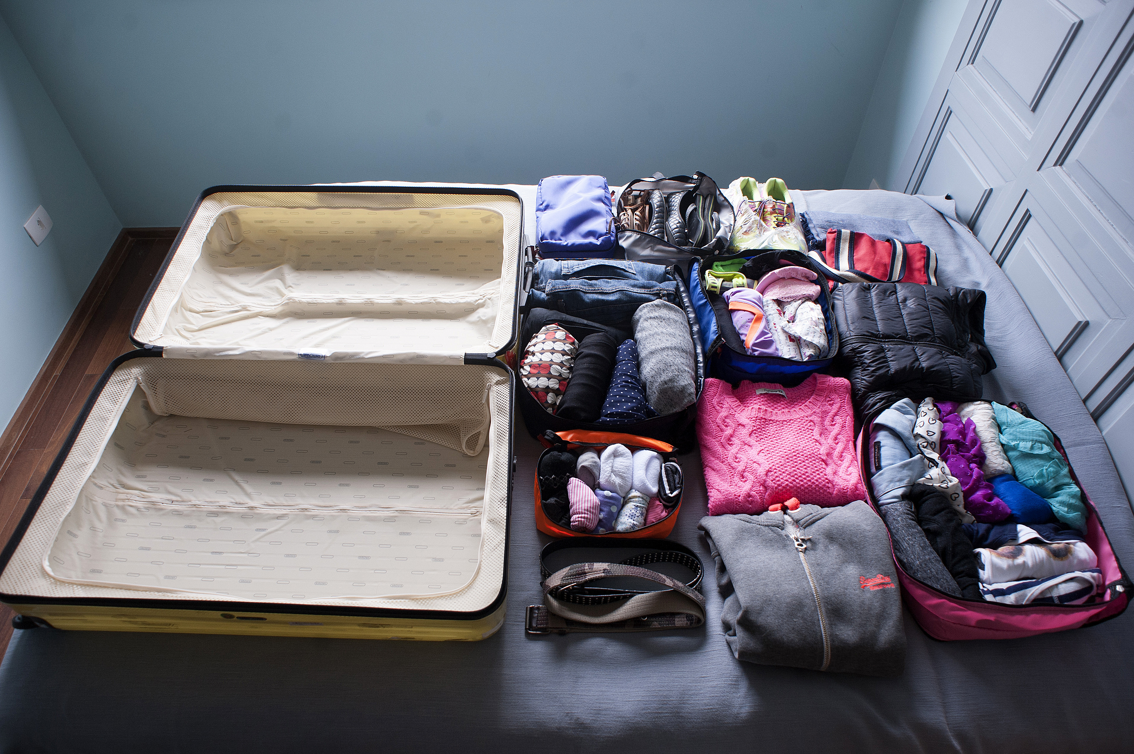 Como organizar malas dentro do armário planejado