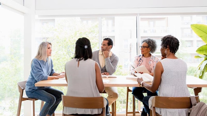 Como organizar reuniões de condomínio amigáveis para pais
