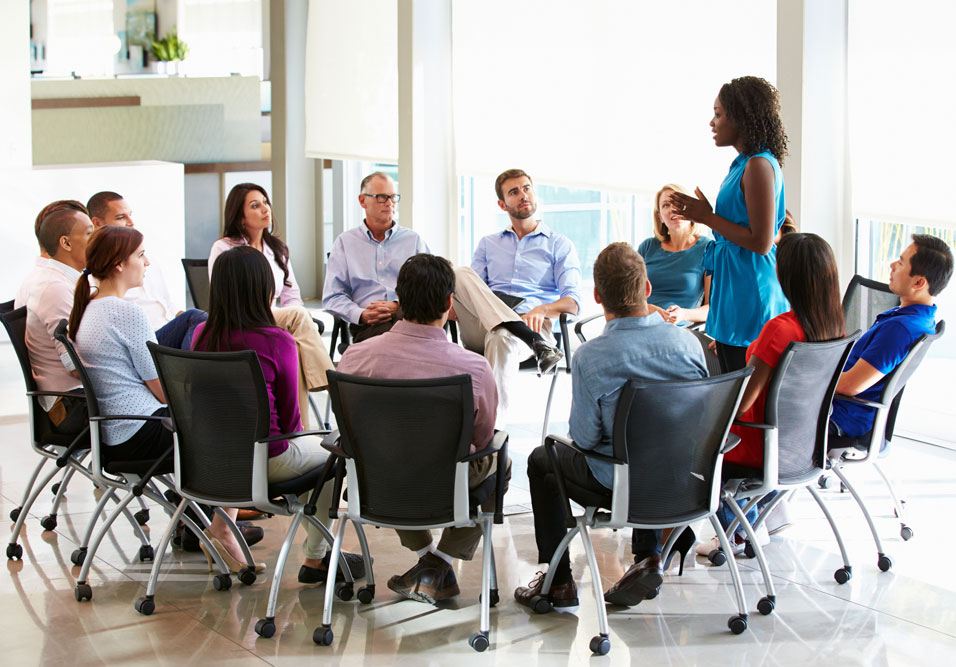 Como organizar reuniões de condomínio amigáveis para pais