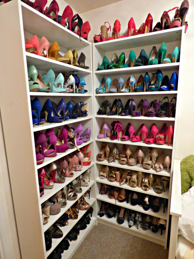 Como organizar sapatos em prateleiras aramadas