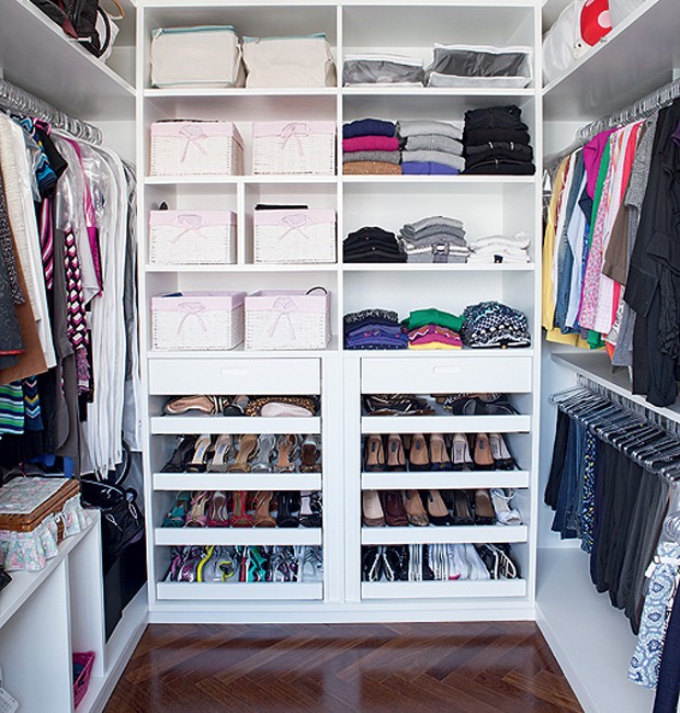 melhor forma de levar sapatos na mala