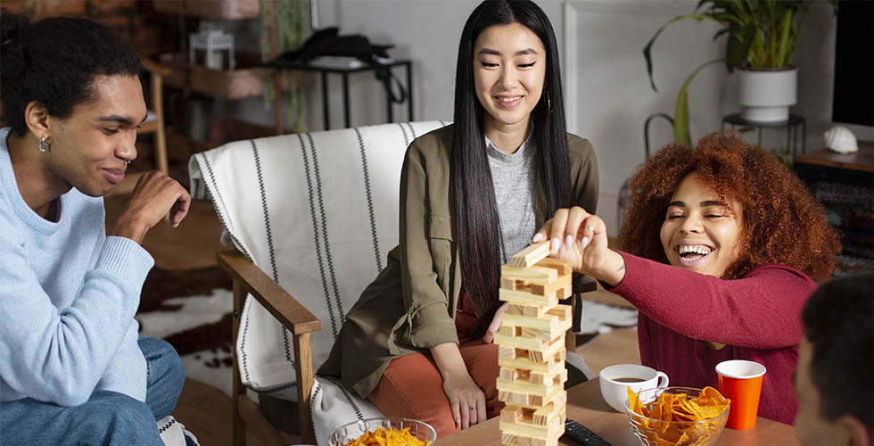 jogos de tabuleiro versus jogos de cartas para amigos