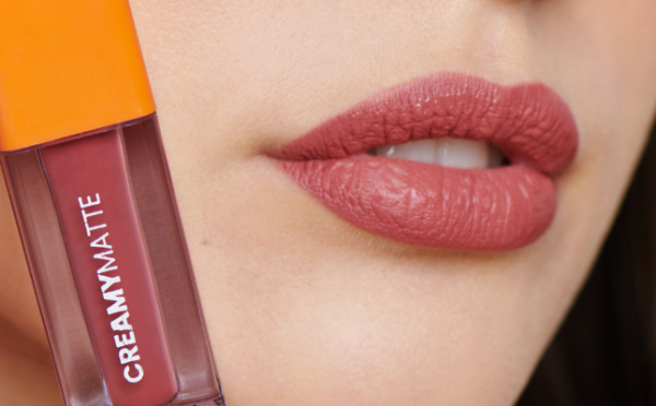 truques para batom não borrar nos dentes