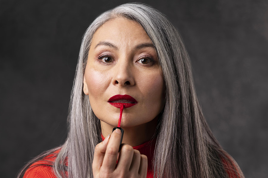 como contornar os lábios com lápis